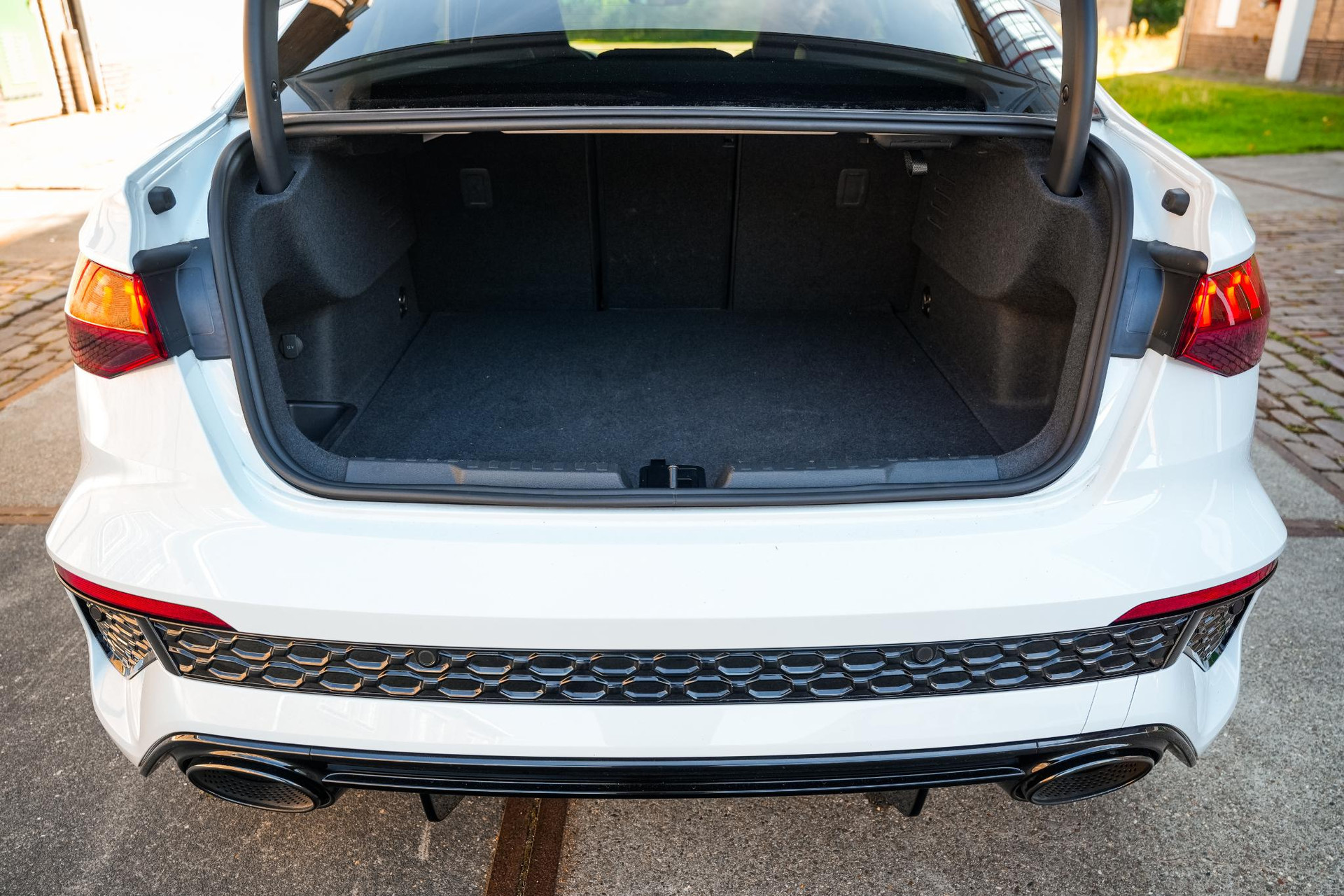 Audi A3 Limousine 2.5 TFSI RS 3 quattro 2023 Gletsjerwit metallic 42