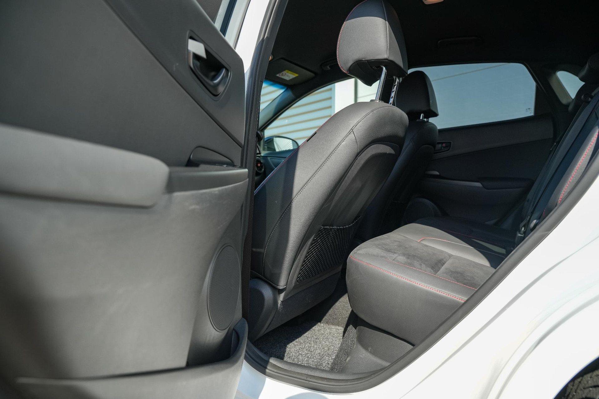 Hyundai KONA 1.6 T-GDI N-Line 2022 Atlas White (SW1) 10