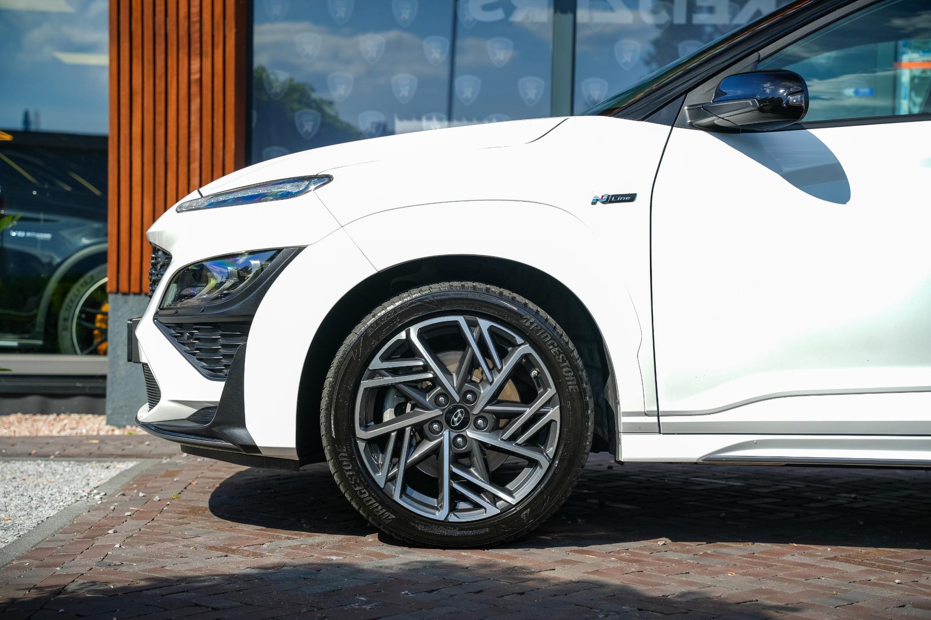 Hyundai KONA 1.6 T-GDI N-Line 2022 Atlas White (SW1) 12