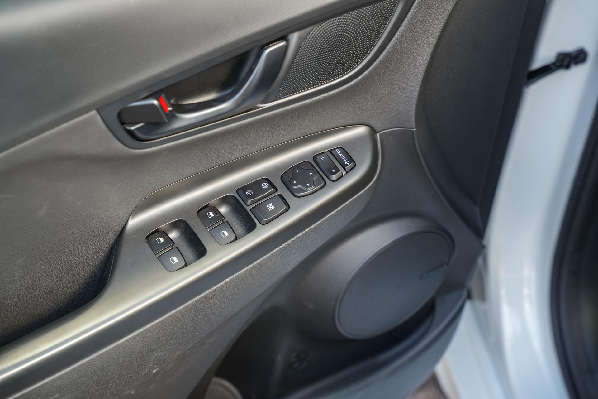 Hyundai KONA 1.6 T-GDI N-Line 2022 Atlas White (SW1) 14