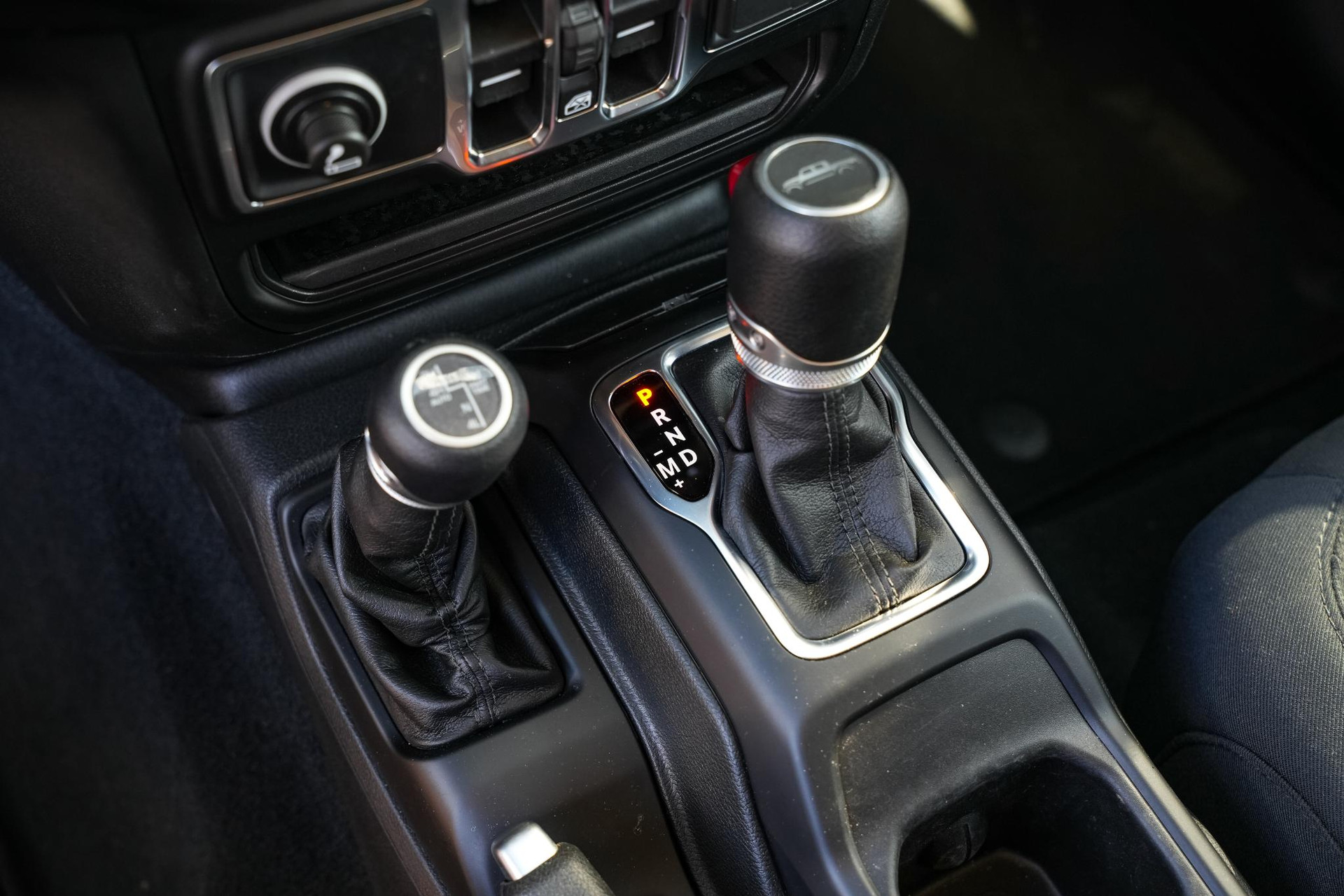 Jeep Gladiator sport 3.6 V6 2024 GRANITE CRYSTAL MET. CLEAR COAT (PAU/QAUS) 15