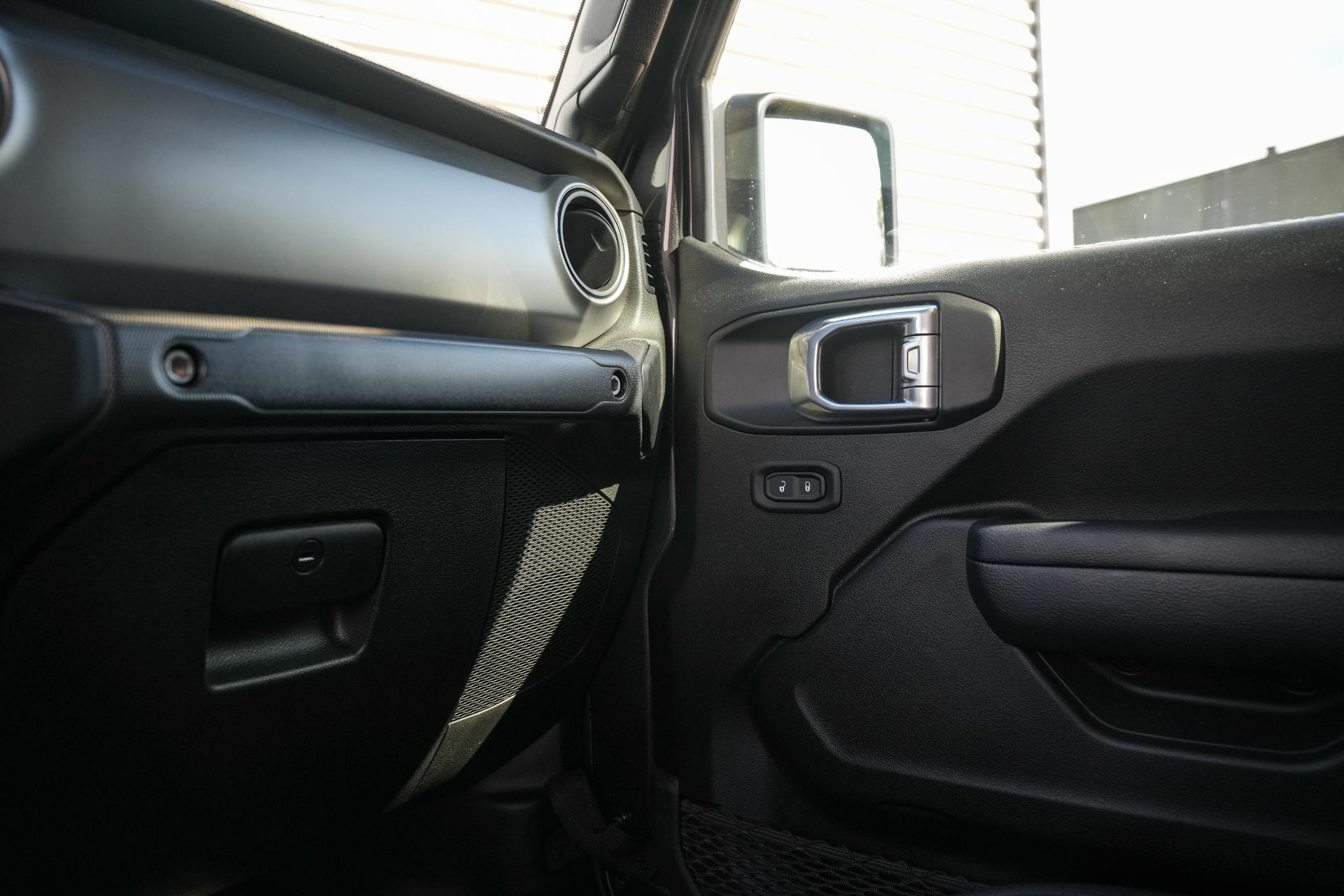 Jeep Gladiator sport 3.6 V6 2024 GRANITE CRYSTAL MET. CLEAR COAT (PAU/QAUS) 23