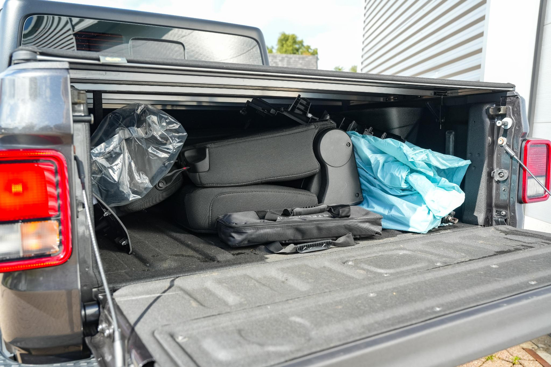 Jeep Gladiator sport 3.6 V6 2024 GRANITE CRYSTAL MET. CLEAR COAT (PAU/QAUS) 25