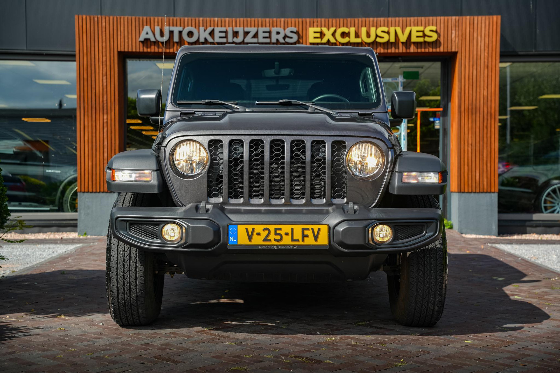 Jeep Gladiator sport 3.6 V6 2024 GRANITE CRYSTAL MET. CLEAR COAT (PAU/QAUS) 3