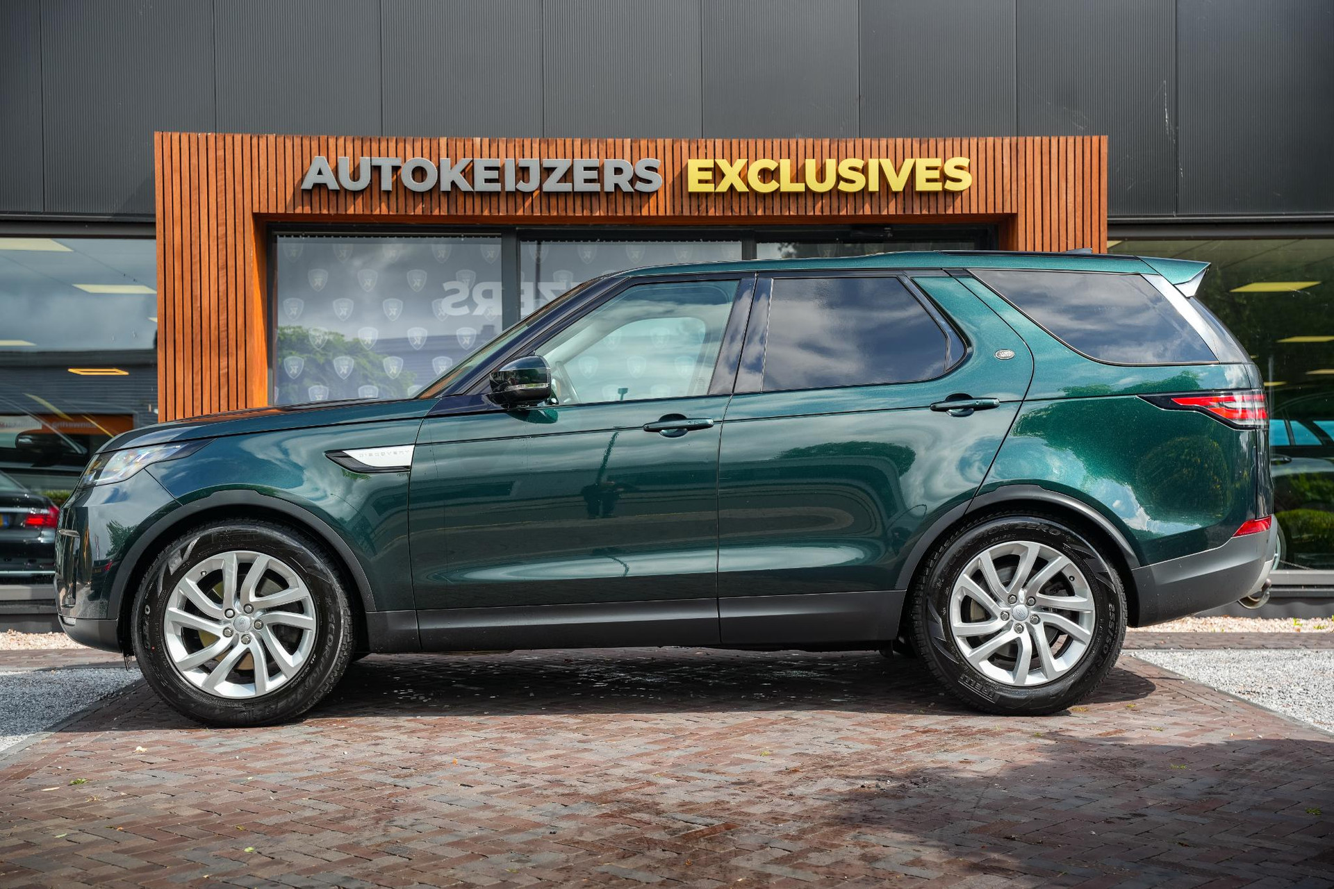 Land Rover Discovery 3.0 SDV6 HSE Luxury 2017 Groen 5