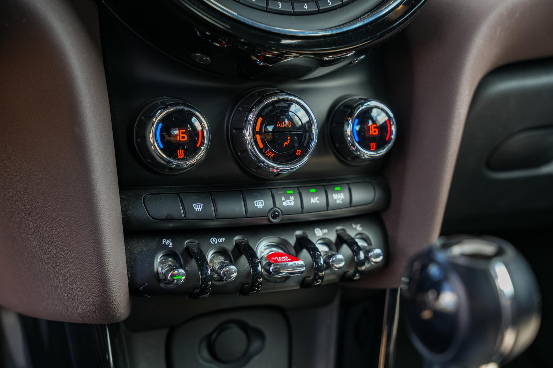 MINI 3-deurs 1.5 Cooper D Chili 2014 Deep blue metallic 15