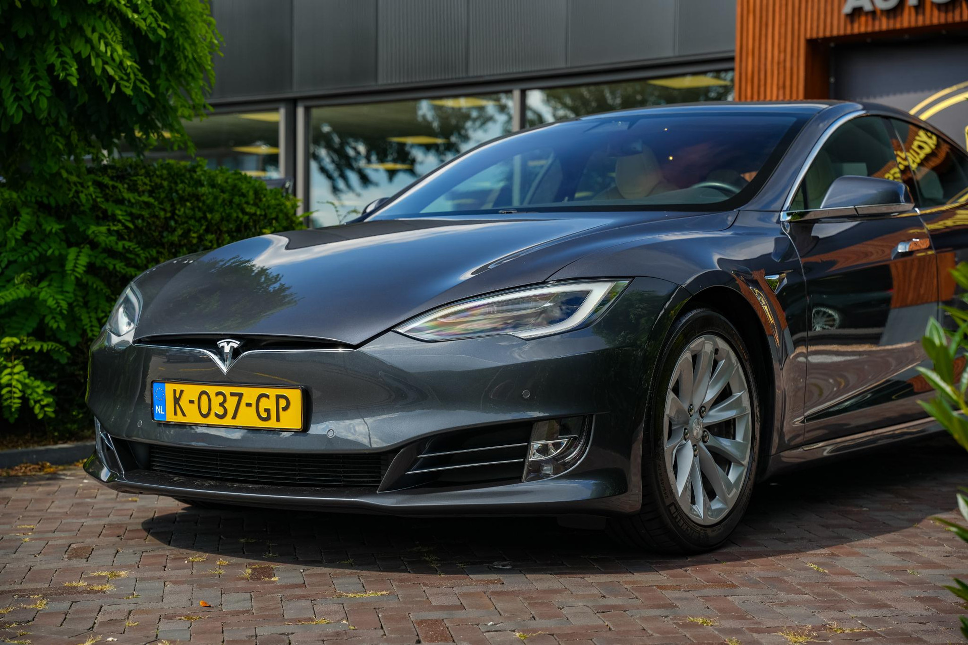 Tesla Model S Long Range 2020 Midnight silver metallic 13