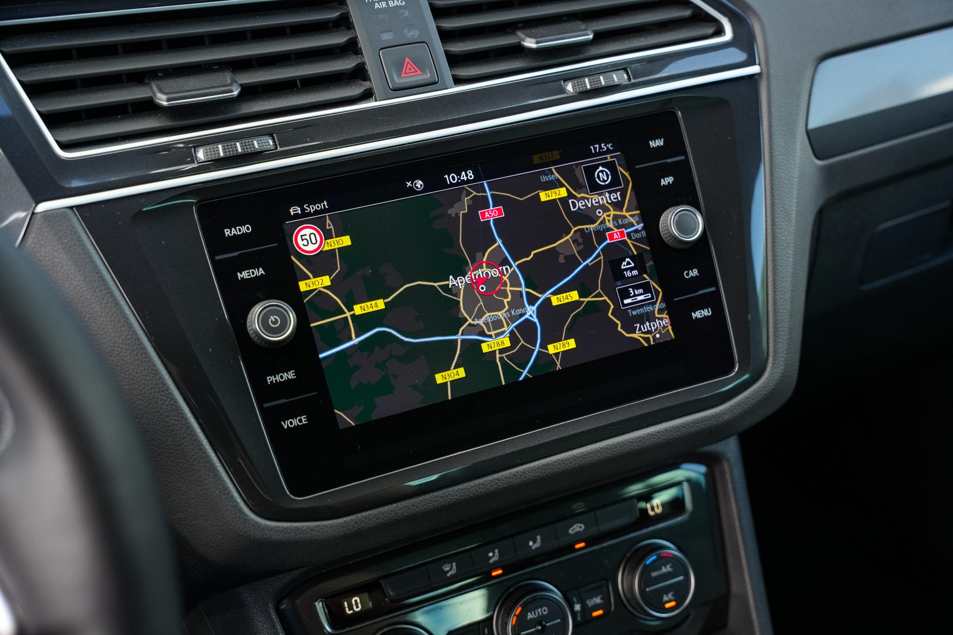 Volkswagen Tiguan 1.5 TSI ACT Highline Business R 2019 Deep black pearl 17