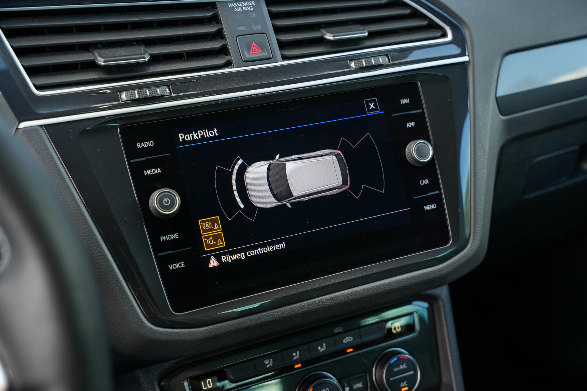 Volkswagen Tiguan 1.5 TSI ACT Highline Business R 2019 Deep black pearl 18