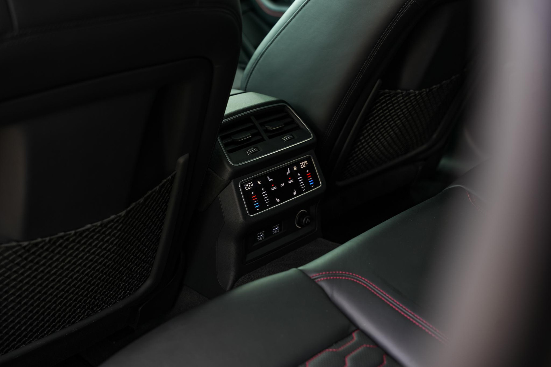 Audi A6 Avant RS 6 TFSI quattro 2019 Mythoszwart metallic 33