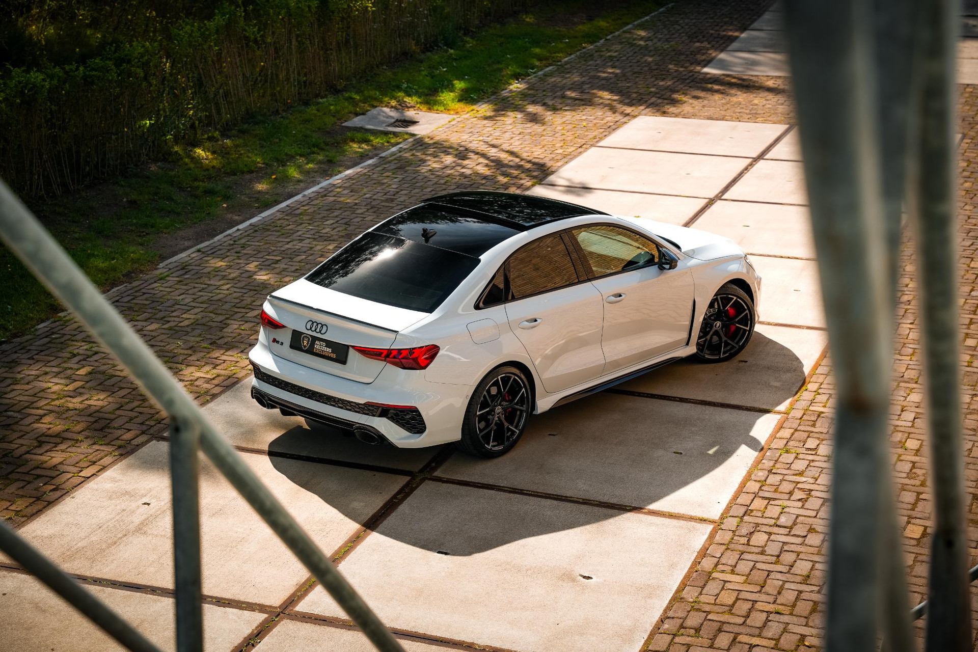 Audi RS3 Limousine 2.5 TFSI RS 3 quattro 2023 Mauritius blue pearl effect (2Y) 12