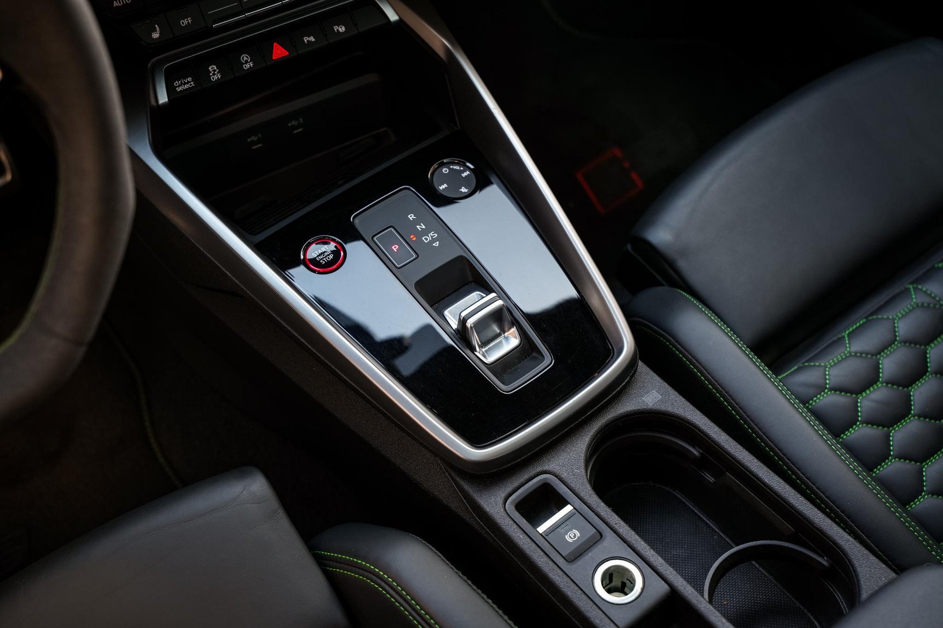 Audi RS3 Limousine 2.5 TFSI RS 3 quattro 2023 Mauritius blue pearl effect (2Y) 21