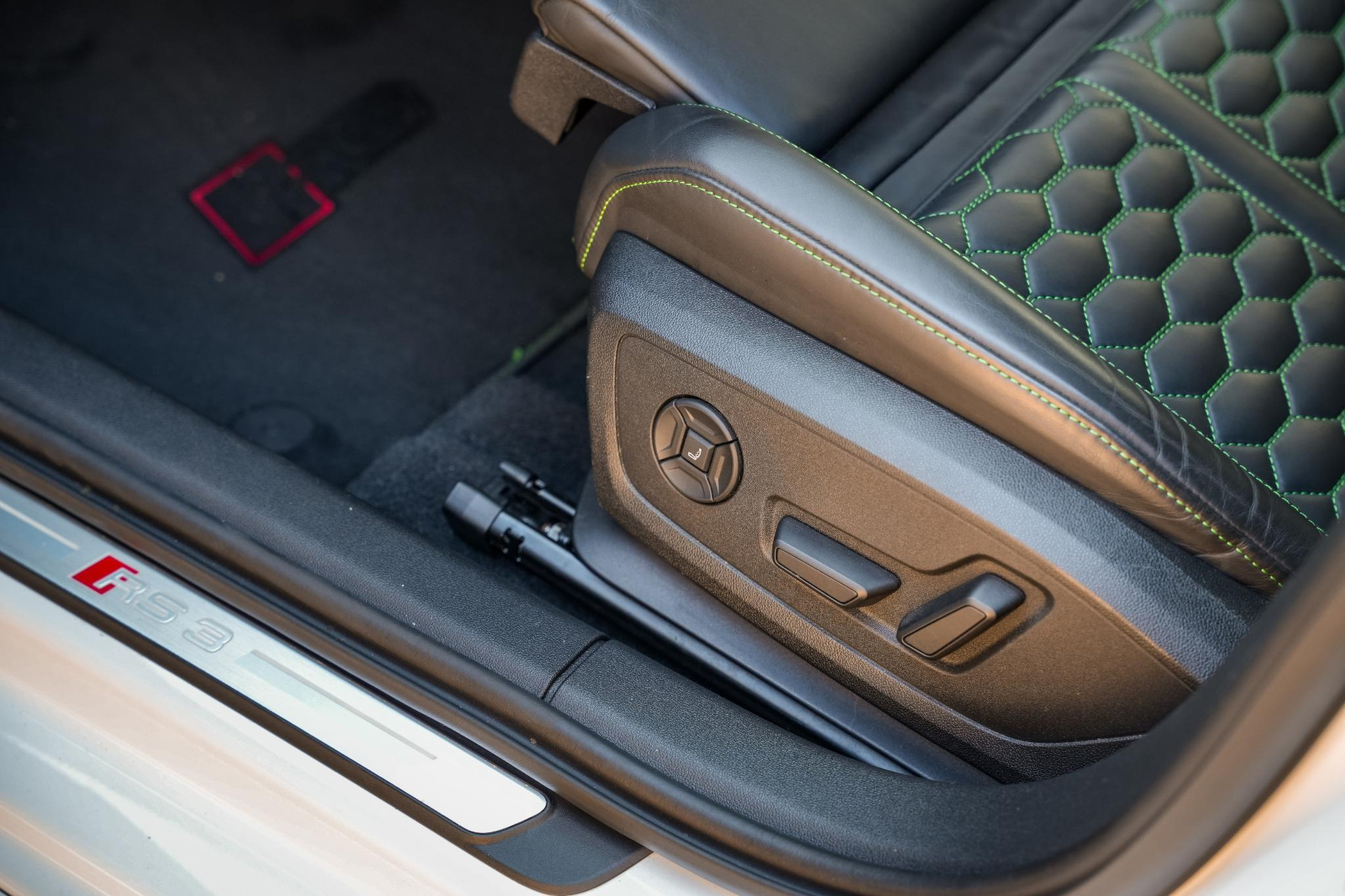 Audi RS3 Limousine 2.5 TFSI RS 3 quattro 2023 Mauritius blue pearl effect (2Y) 40