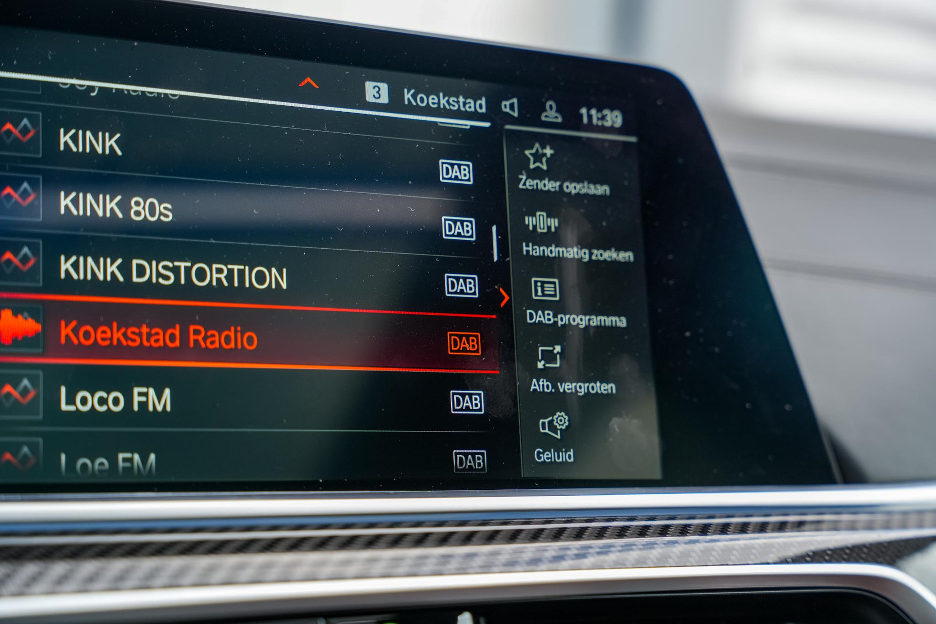 BMW X5 xDrive45e High Executive 2021 Saphirschwarz metallic 19