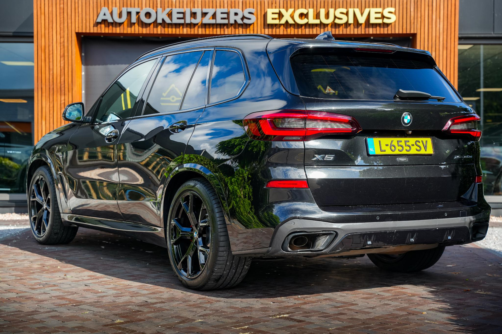 BMW X5 xDrive45e High Executive 2021 Saphirschwarz metallic 7