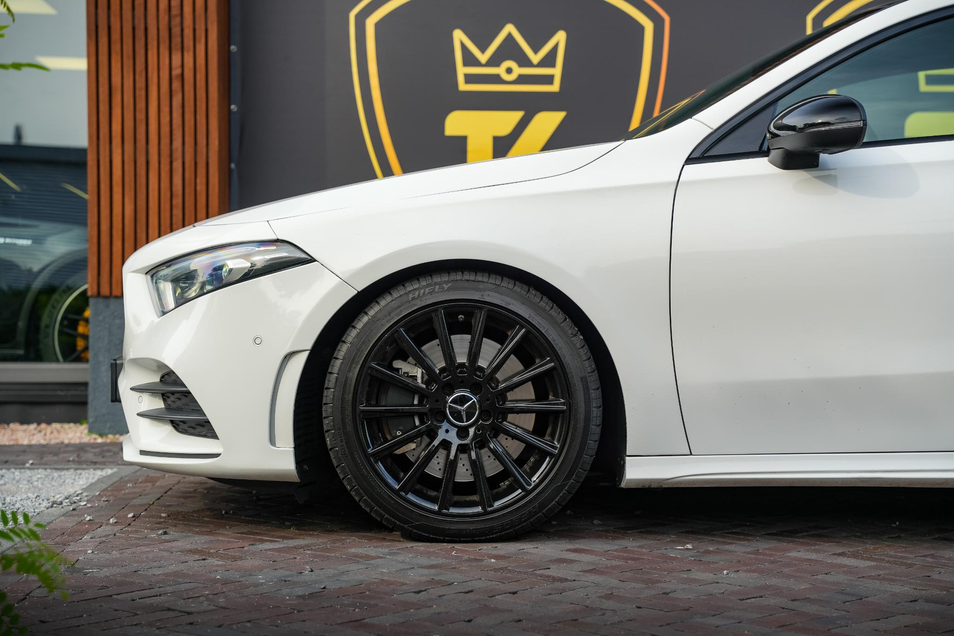 Mercedes-Benz A-Klasse 250 Premium Plus 2018 POLAR WHITE - STANDARD FINISH (149U) 12