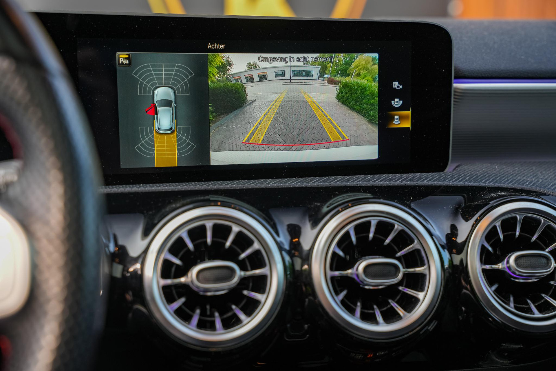 Mercedes-Benz A-Klasse 250 Premium Plus 2018 POLAR WHITE - STANDARD FINISH (149U) 18