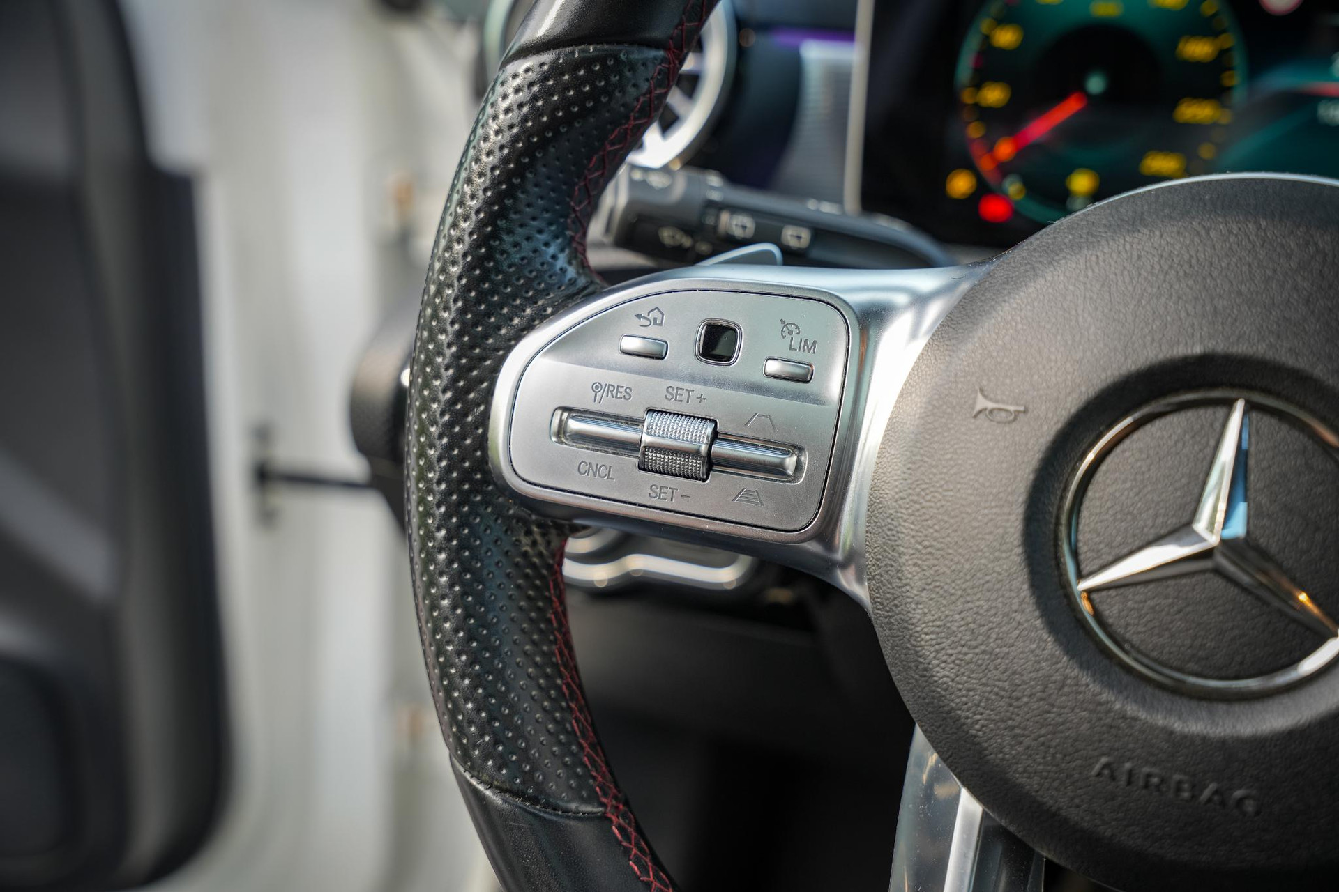 Mercedes-Benz A-Klasse 250 Premium Plus 2018 POLAR WHITE - STANDARD FINISH (149U) 20