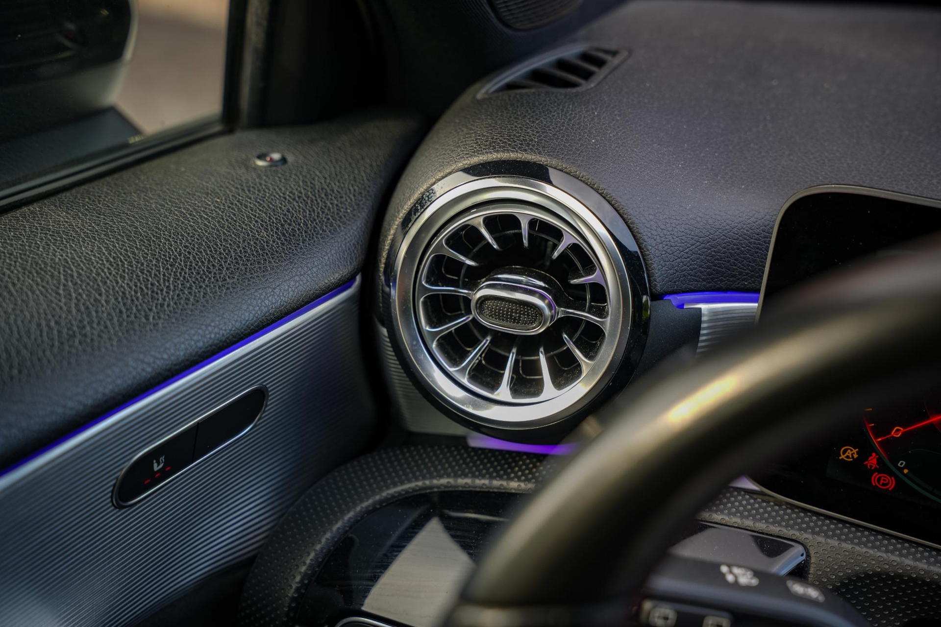 Mercedes-Benz A-Klasse 250 Premium Plus 2018 POLAR WHITE - STANDARD FINISH (149U) 22