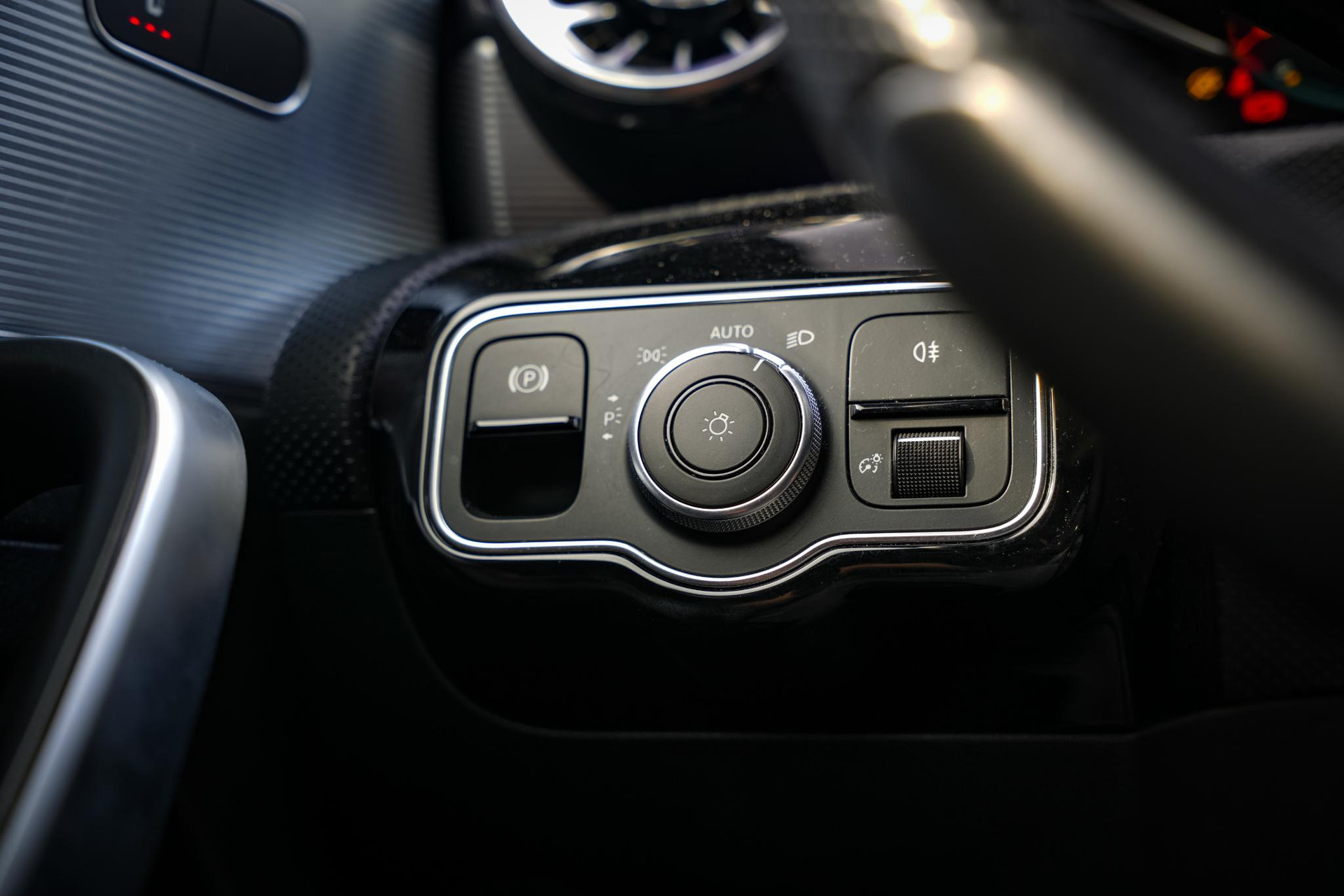 Mercedes-Benz A-Klasse 250 Premium Plus 2018 POLAR WHITE - STANDARD FINISH (149U) 24