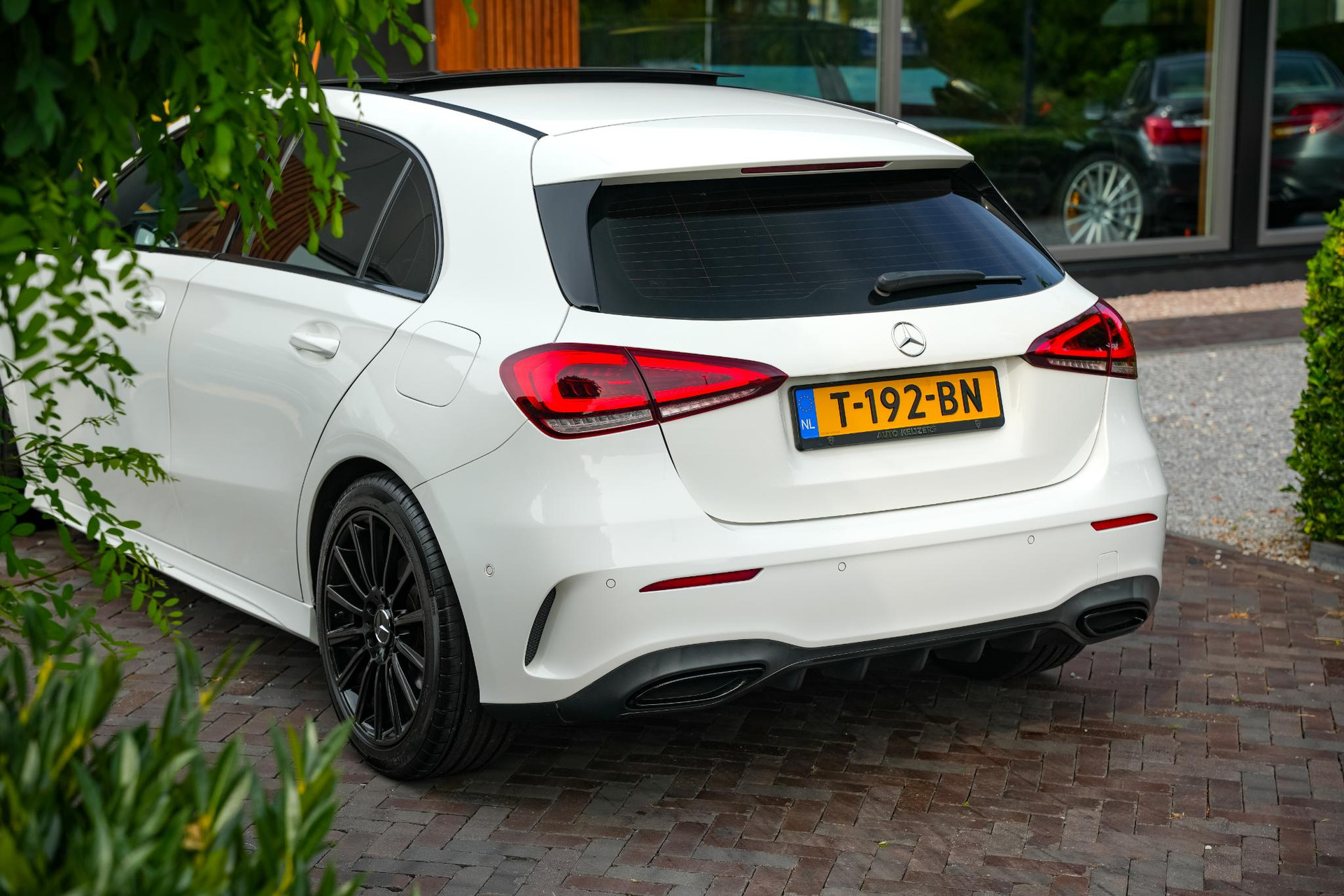 Mercedes-Benz A-Klasse 250 Premium Plus 2018 POLAR WHITE - STANDARD FINISH (149U) 32