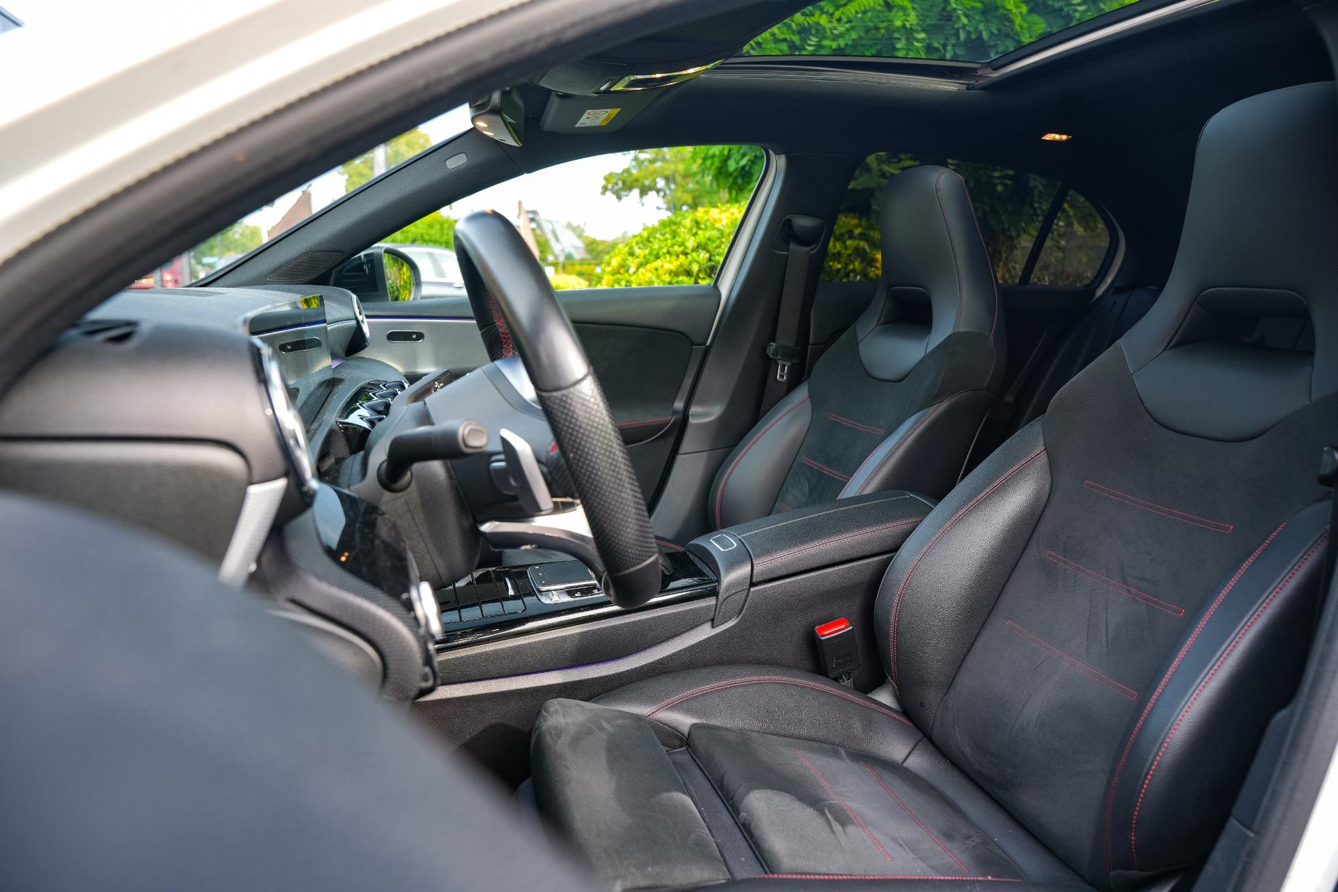 Mercedes-Benz A-Klasse 250 Premium Plus 2018 POLAR WHITE - STANDARD FINISH (149U) 8