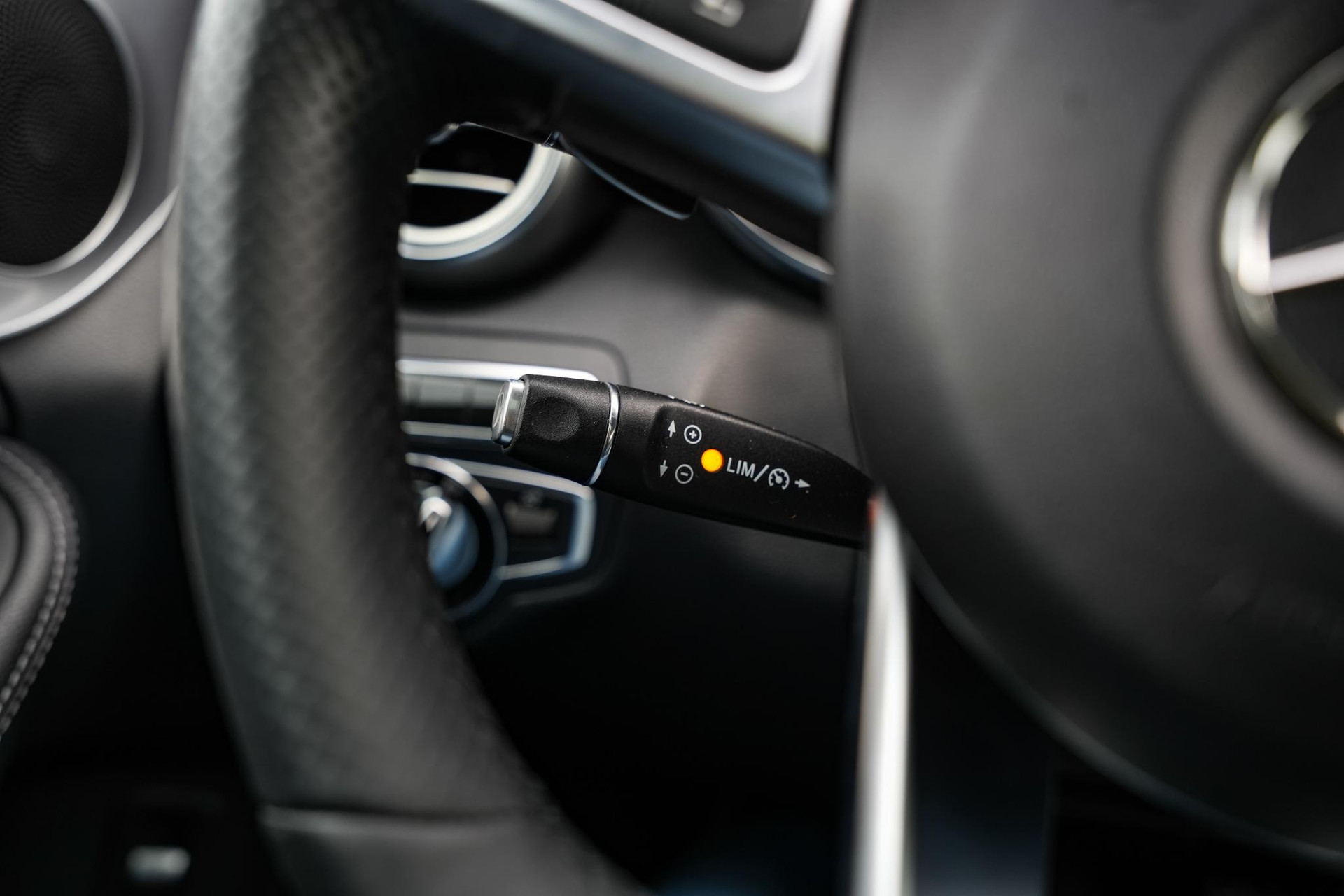 Mercedes-Benz C-Klasse 200 Prestige 2014 TENORITE GRAY METALLIC PAINT (755U) 21