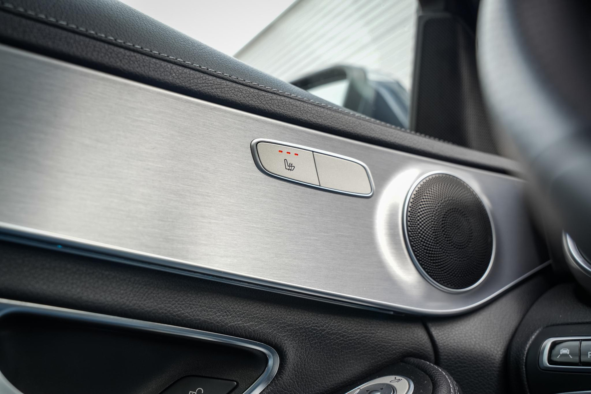 Mercedes-Benz C-Klasse 200 Prestige 2014 TENORITE GRAY METALLIC PAINT (755U) 23