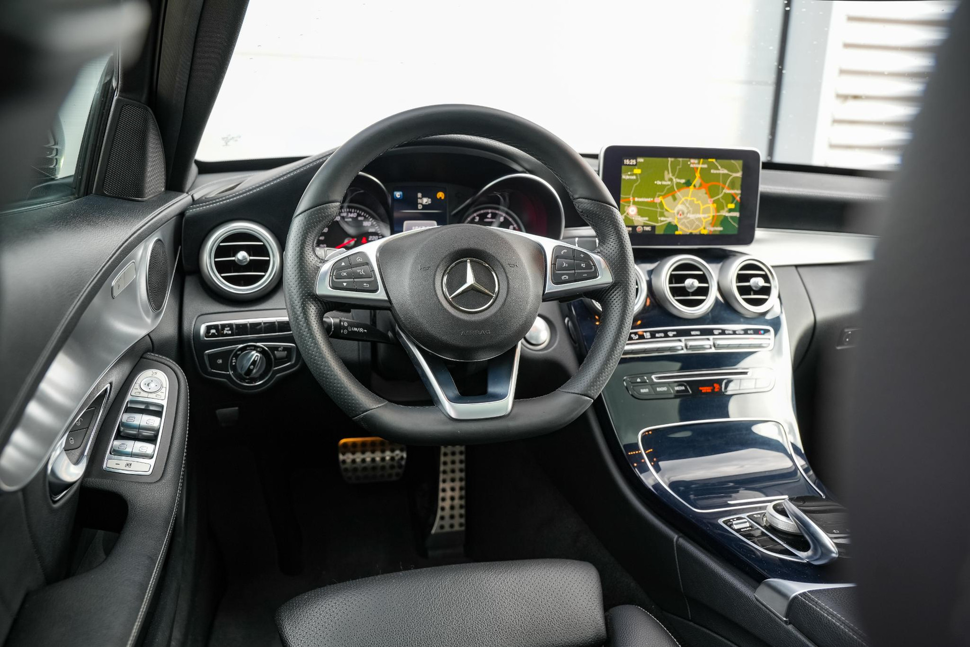 Mercedes-Benz C-Klasse 200 Prestige 2014 TENORITE GRAY METALLIC PAINT (755U) 4