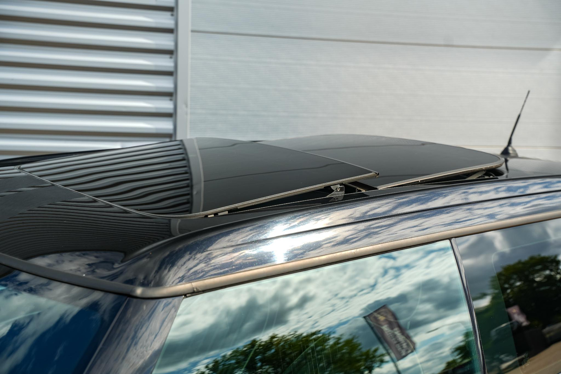 MINI Clubman 1.6 One Business Line 2012 Midnight black metallic 27