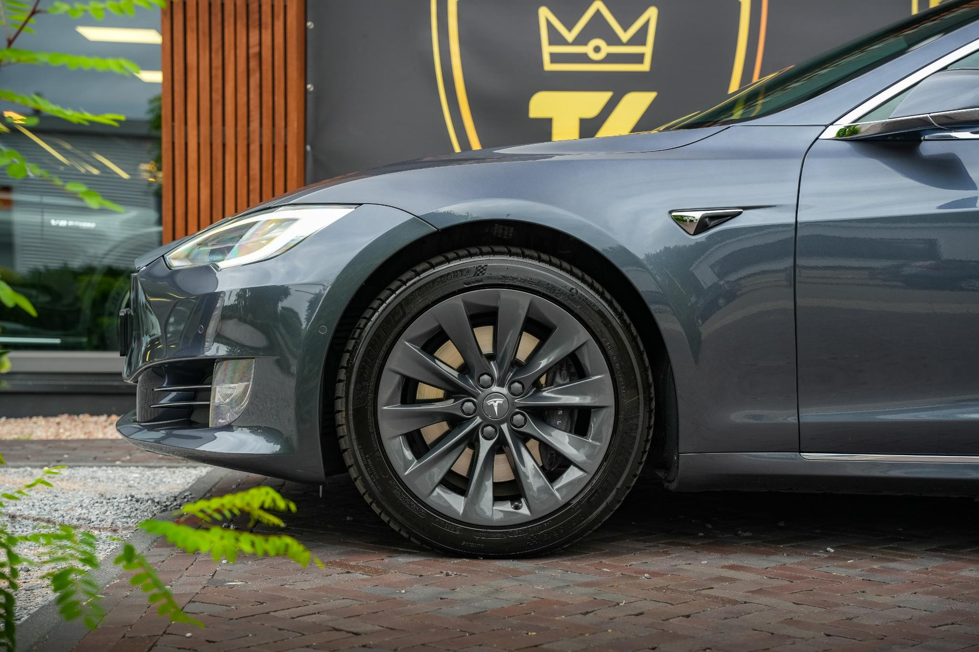 Tesla Model S Long Range 2019  12