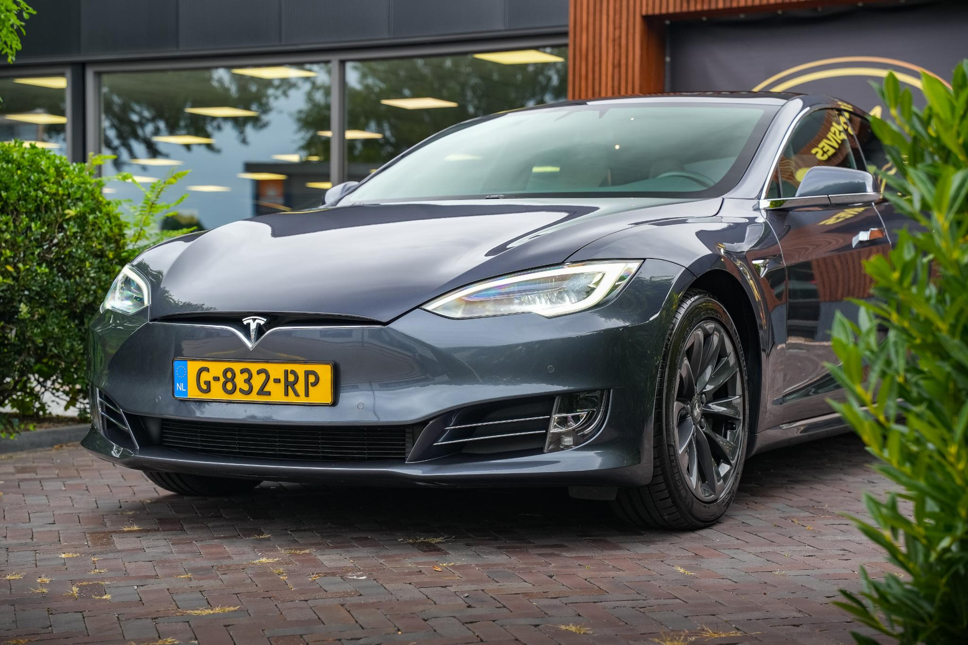 Tesla Model S Long Range 2019  13