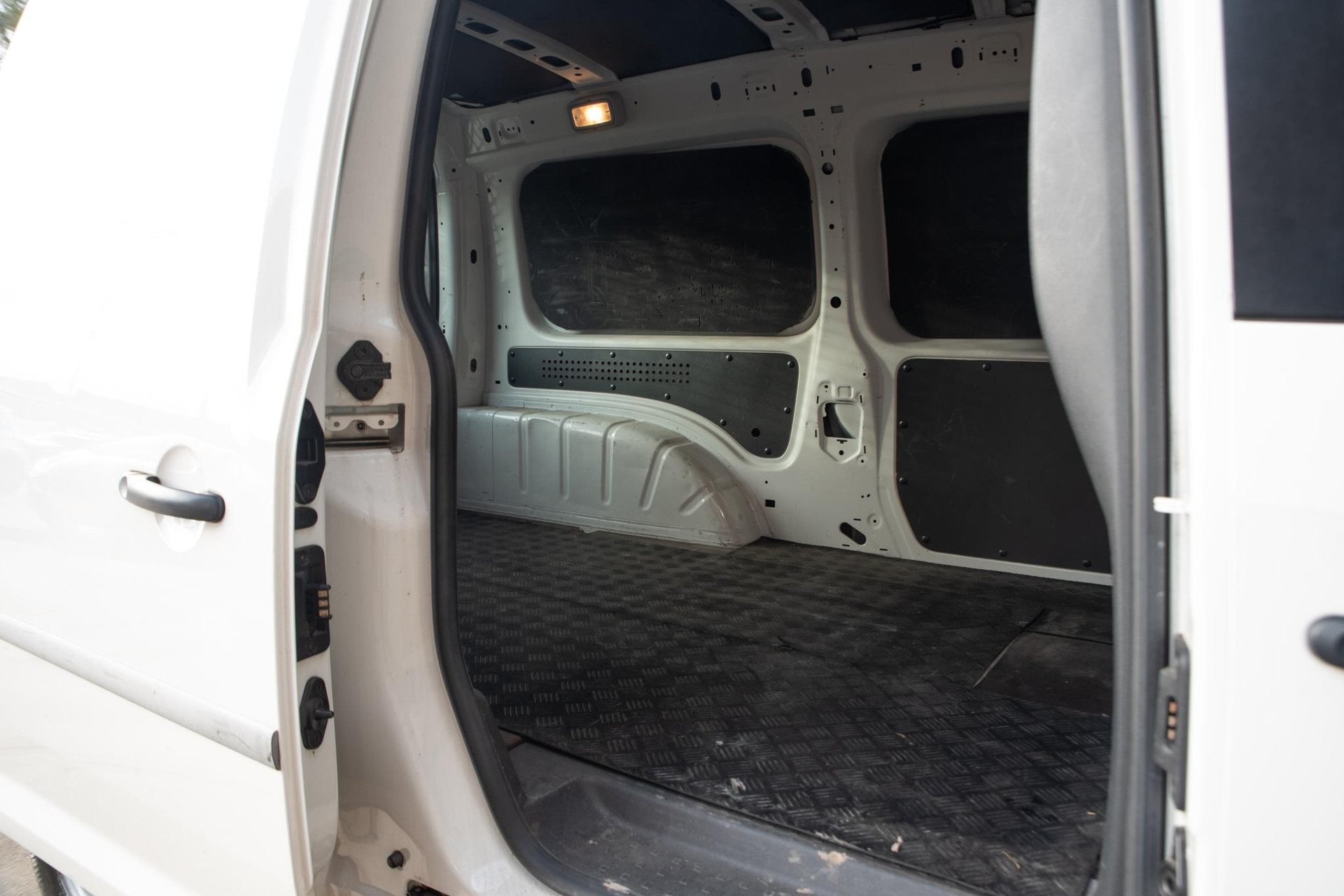 Volkswagen Caddy 1.4 TGI EcoFuel Maxi 2019 Candy white 14