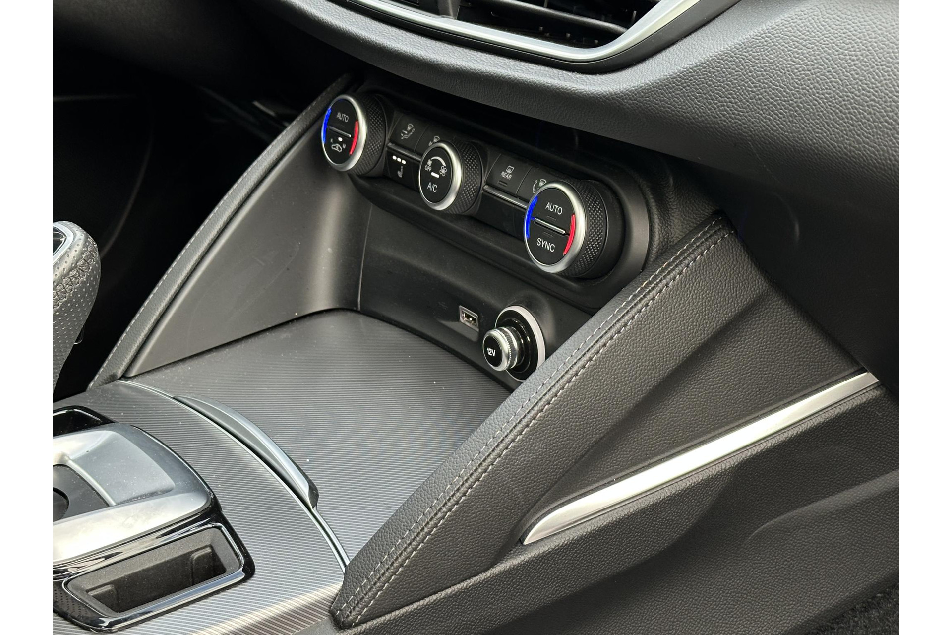 Alfa Romeo Stelvio 2.0 T AWD Veloce 2022  41