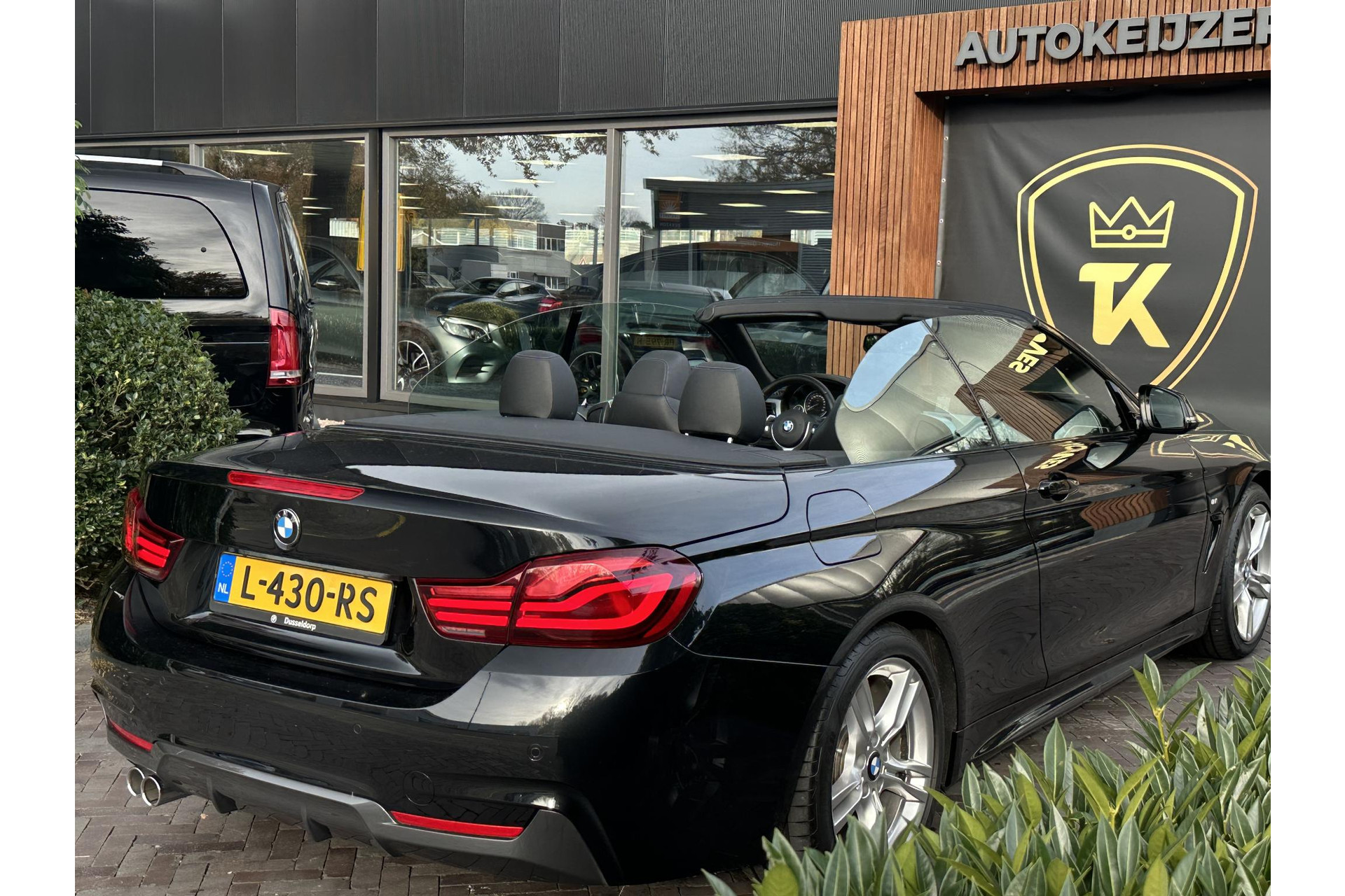 BMW 4 Serie Cabrio 430i High Executive 2020 BLACK SAPPHIRE METALLIC (475) 38