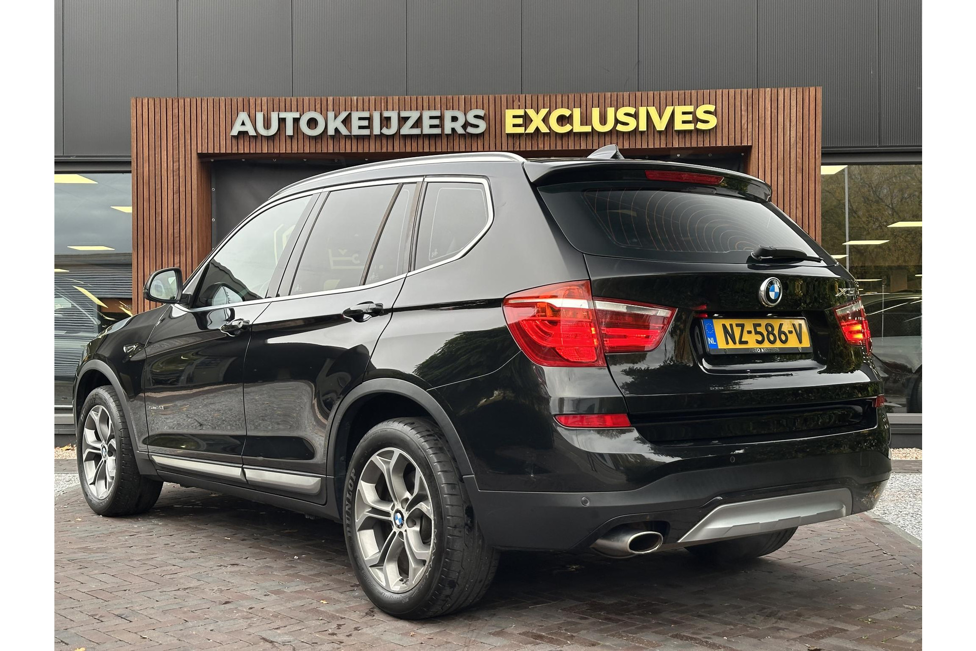 BMW X3 sDrive20i Centennial High Executive 2017 Saphirschwarz metallic 3