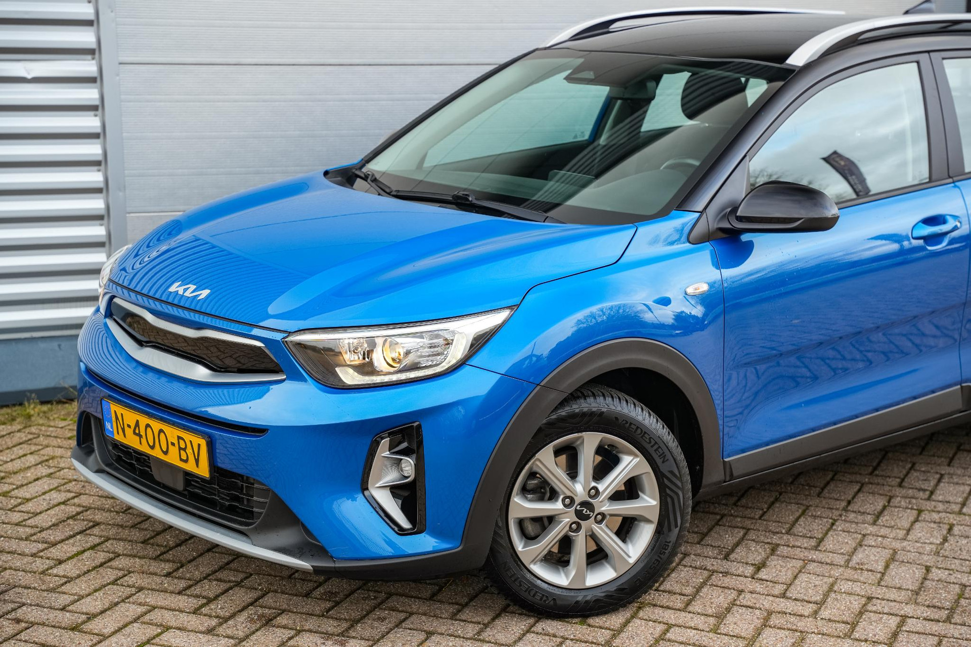 Kia Stonic 1.0 T-GDi MHEV DynamicLine 2021 (bsp) sporty blue/black m 26