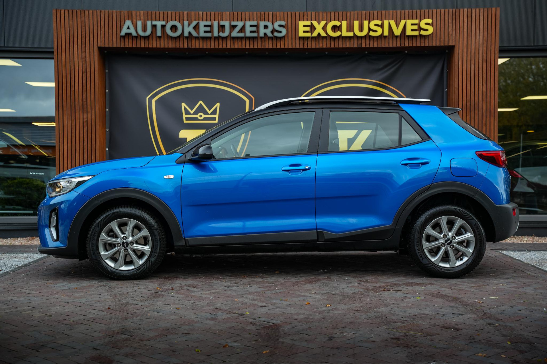 Kia Stonic 1.0 T-GDi MHEV DynamicLine 2021 (bsp) sporty blue/black m 5