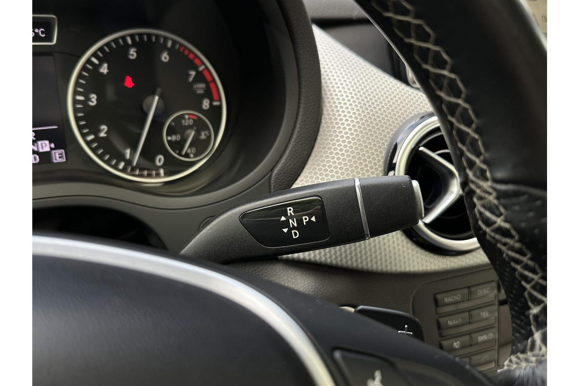 Mercedes-Benz B-Klasse 200 Ambition 2012 KOSMOSBLACK - MET. (191U) 17