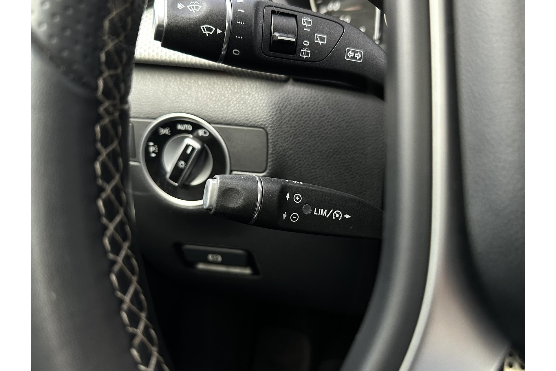 Mercedes-Benz B-Klasse 200 Ambition 2012 KOSMOSBLACK - MET. (191U) 18