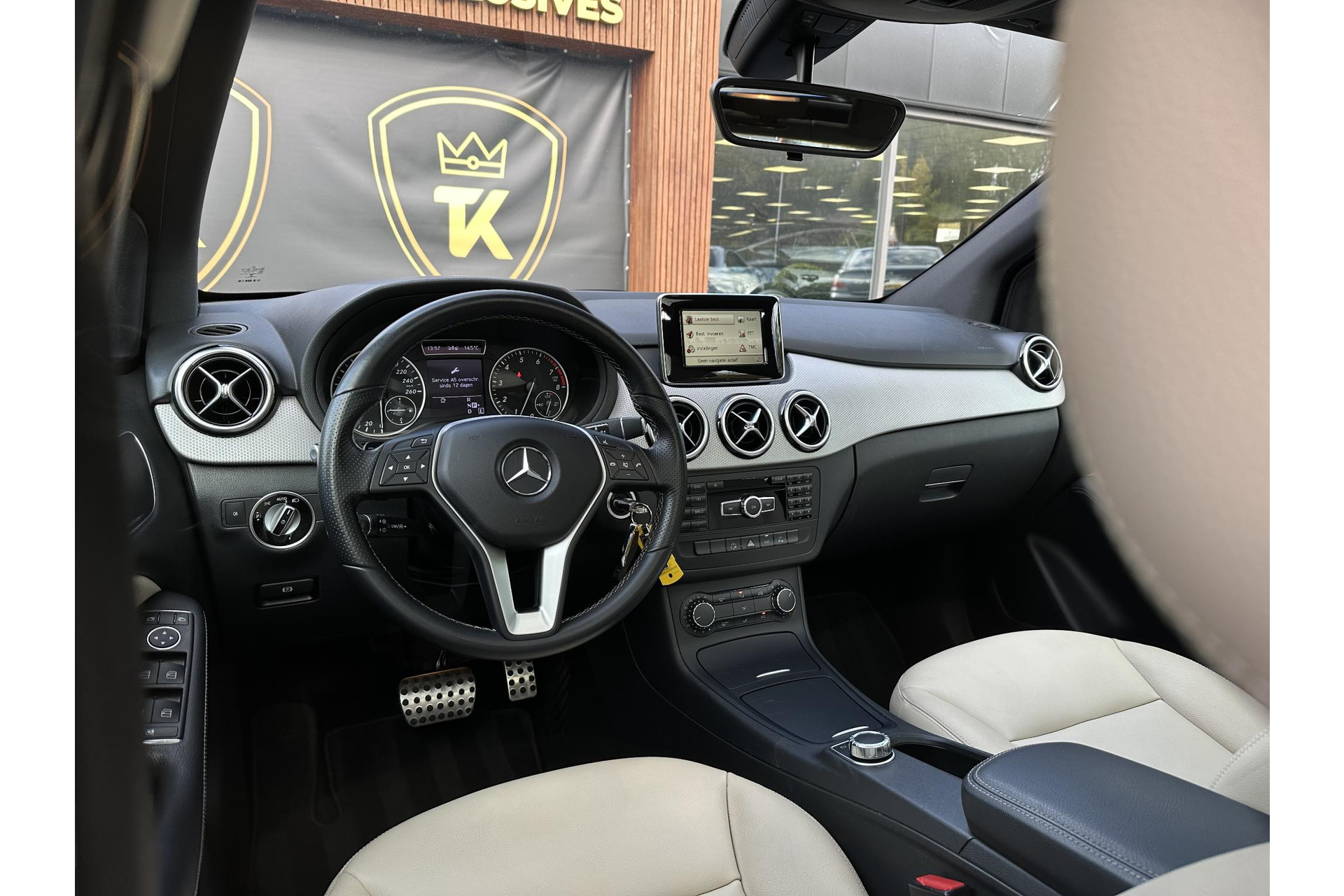 Mercedes-Benz B-Klasse 200 Ambition 2012 KOSMOSBLACK - MET. (191U) 2