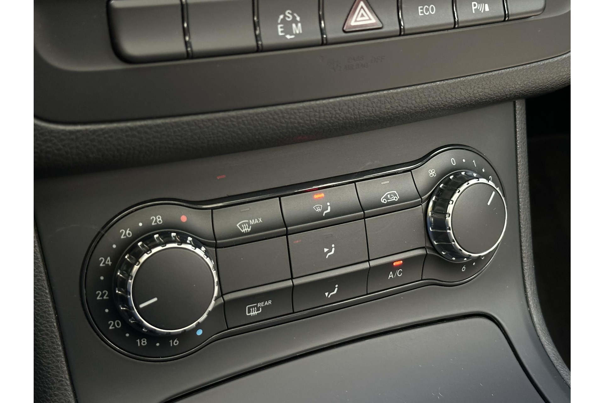 Mercedes-Benz B-Klasse 200 Ambition 2012 KOSMOSBLACK - MET. (191U) 20