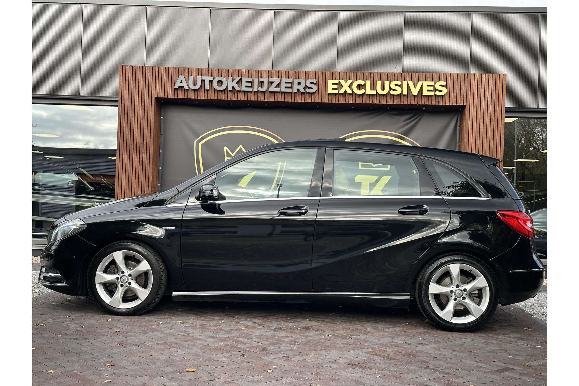 Mercedes-Benz B-Klasse 200 Ambition 2012 KOSMOSBLACK - MET. (191U) 9