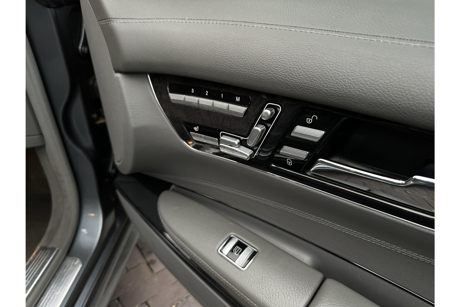 Mercedes-Benz CL-Klasse 500 2007 FLINTGRAY - METALLIC PAINT (368U) 14