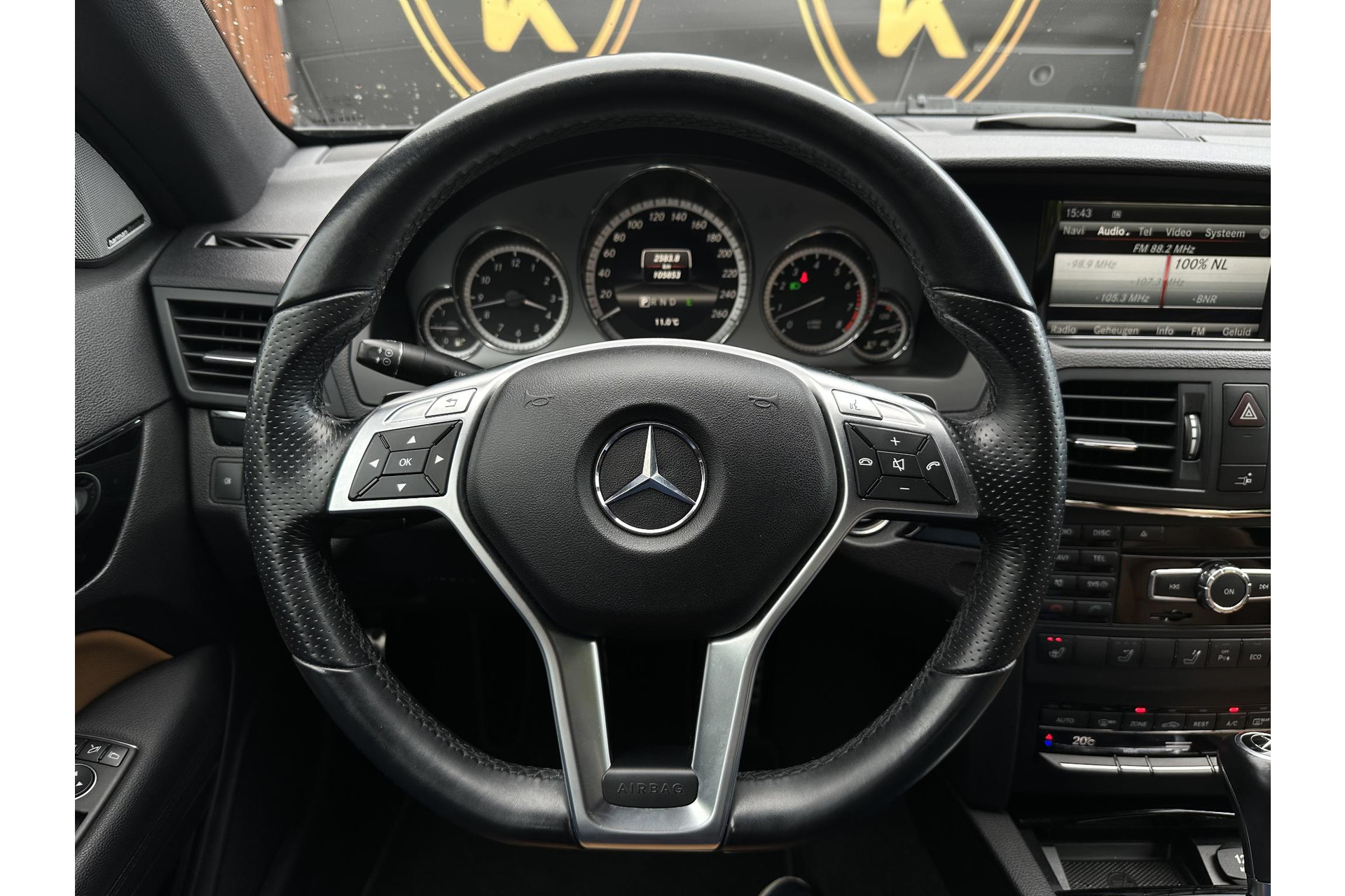 Mercedes-Benz E-Klasse Cabrio 350 CGI Avantgarde 2012 OBSIDIAN BLACK (197U) 17