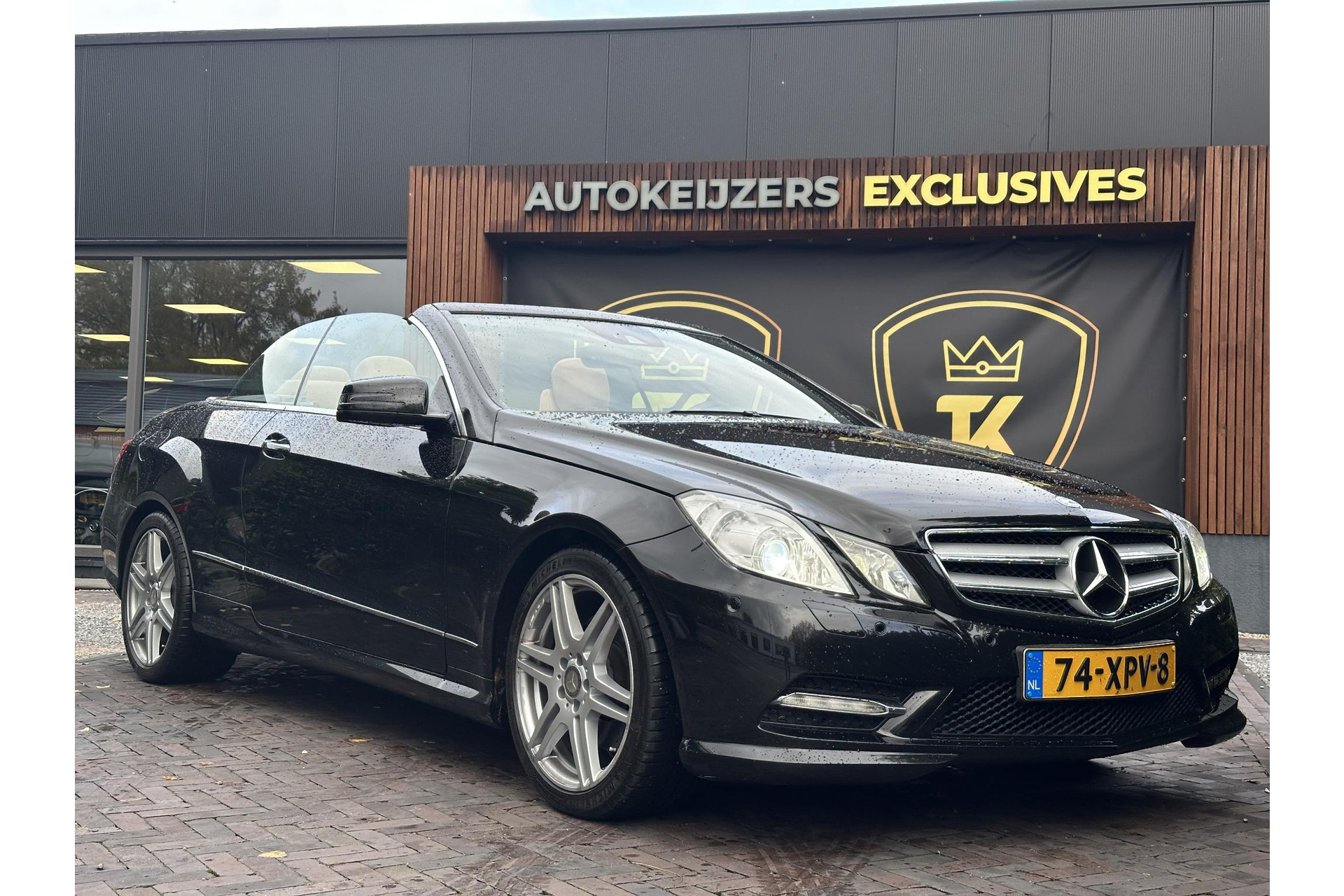 Mercedes-Benz E-Klasse Cabrio 350 CGI Avantgarde 2012 OBSIDIAN BLACK (197U) 2