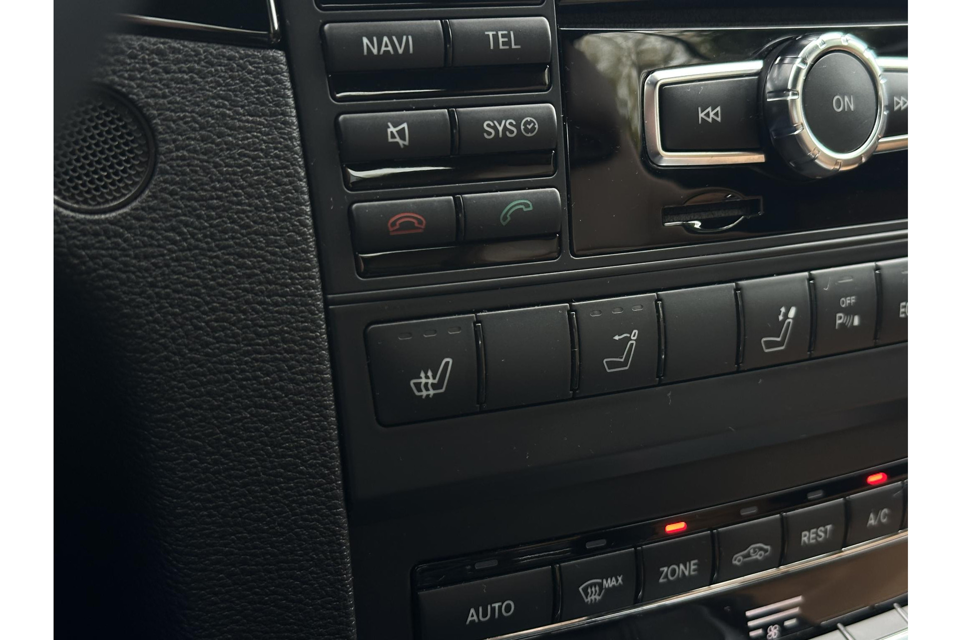 Mercedes-Benz E-Klasse Cabrio 350 CGI Avantgarde 2012 OBSIDIAN BLACK (197U) 27