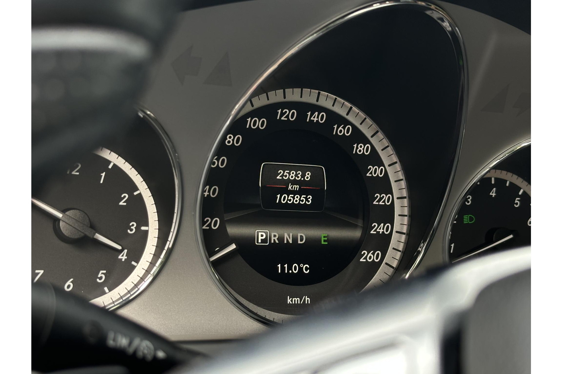 Mercedes-Benz E-Klasse Cabrio 350 CGI Avantgarde 2012 OBSIDIAN BLACK (197U) 29