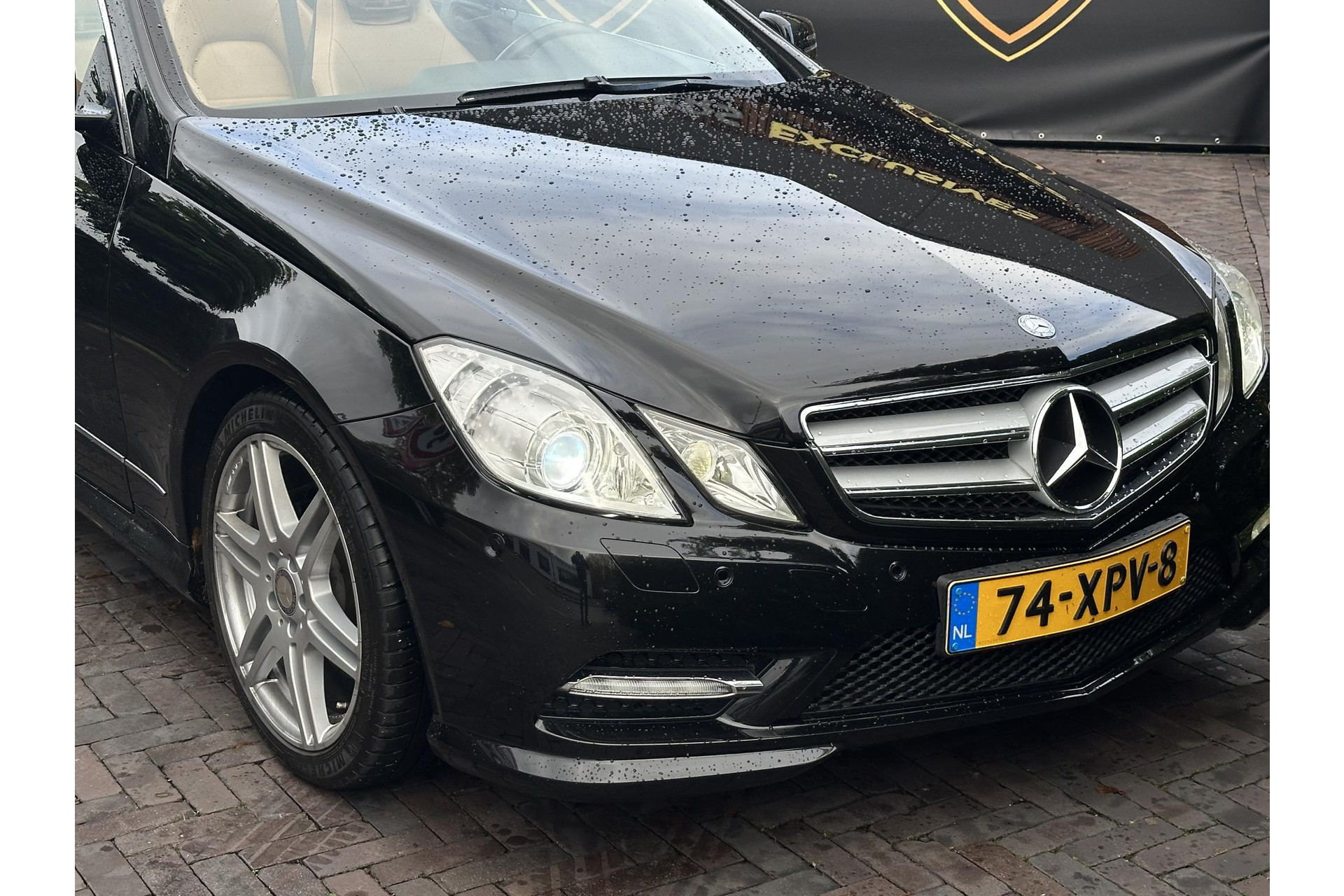Mercedes-Benz E-Klasse Cabrio 350 CGI Avantgarde 2012 OBSIDIAN BLACK (197U) 3