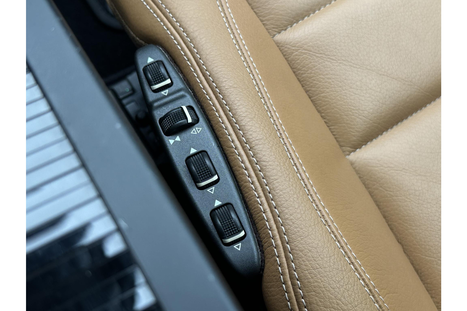 Mercedes-Benz E-Klasse Cabrio 350 CGI Avantgarde 2012 OBSIDIAN BLACK (197U) 30